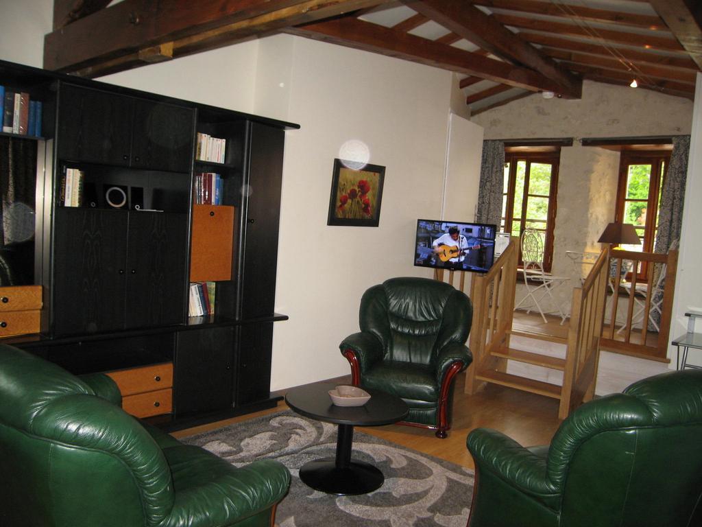 Faubourg St Jean Apartment อูเบแทร์-ซัวร์-ดรอนน์ ห้อง รูปภาพ