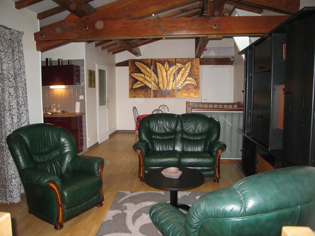Faubourg St Jean Apartment อูเบแทร์-ซัวร์-ดรอนน์ ห้อง รูปภาพ